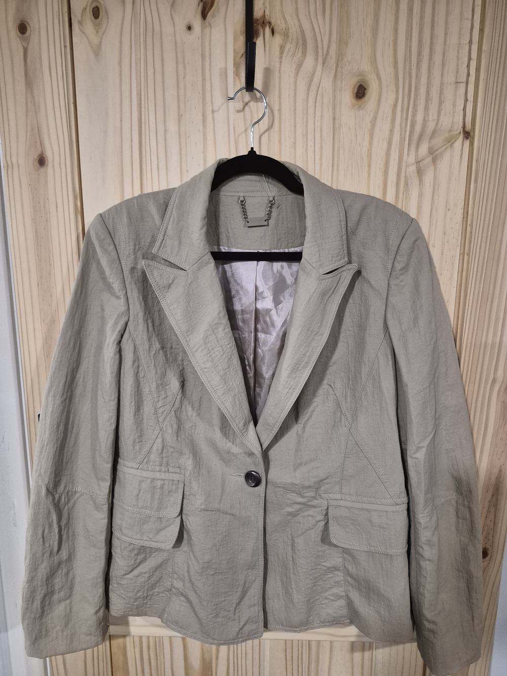 Due Per Due Women's Tailored Single-Button Blazer in Light Taupe